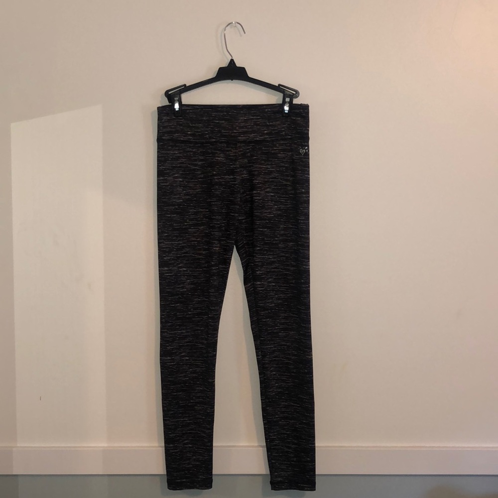 Black athletic leggings